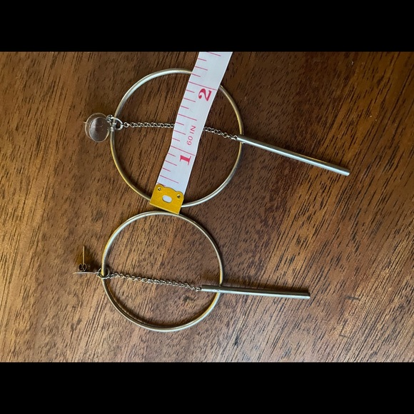 🔥 3 FOR $20 🔥 Silver hoop earrings with dangling chain and pendulum - Picture 5 of 5